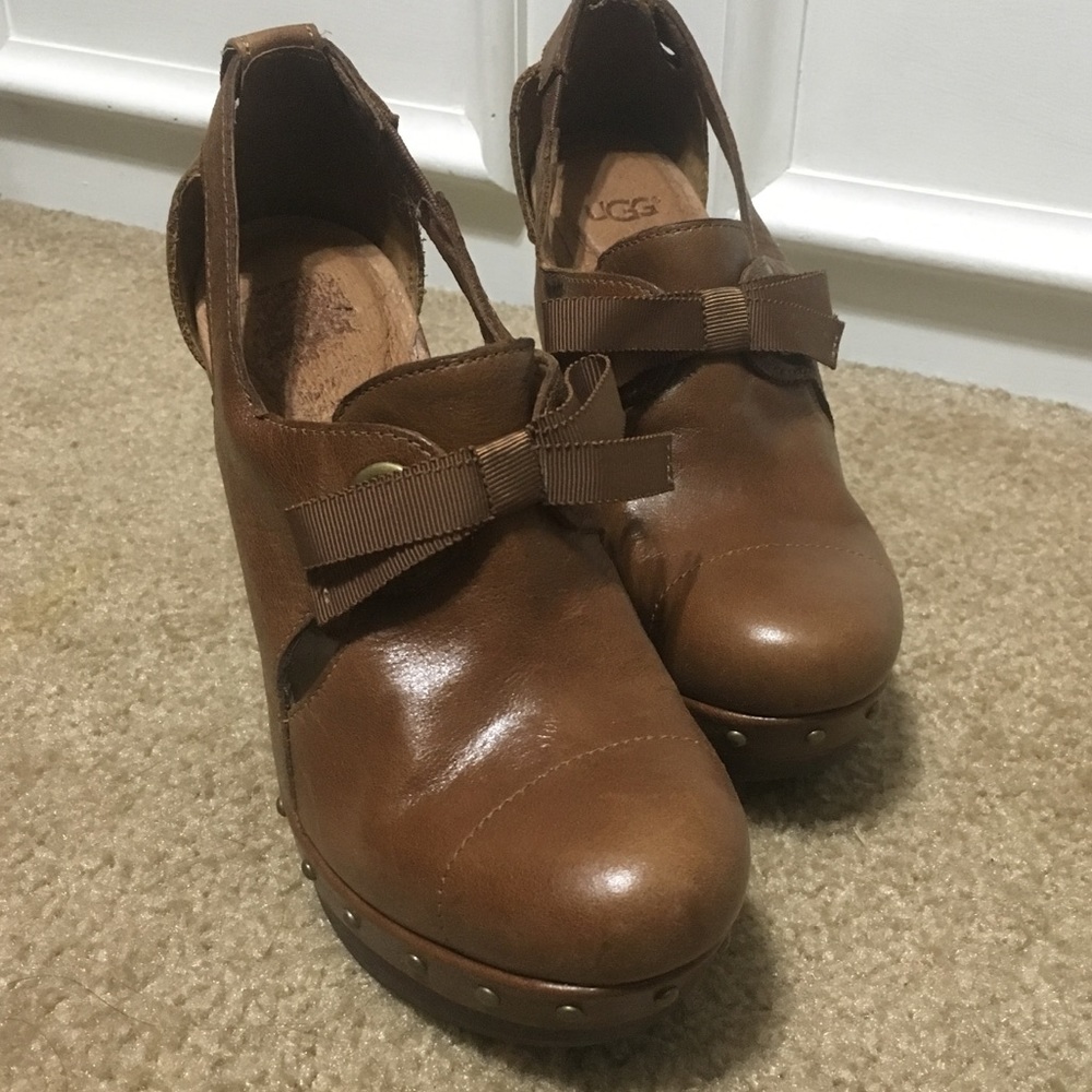 Ugg high heel clogs with bows - size 6