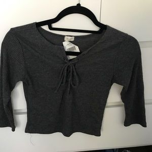 Mid Sleeve Brandy Melville shirt!