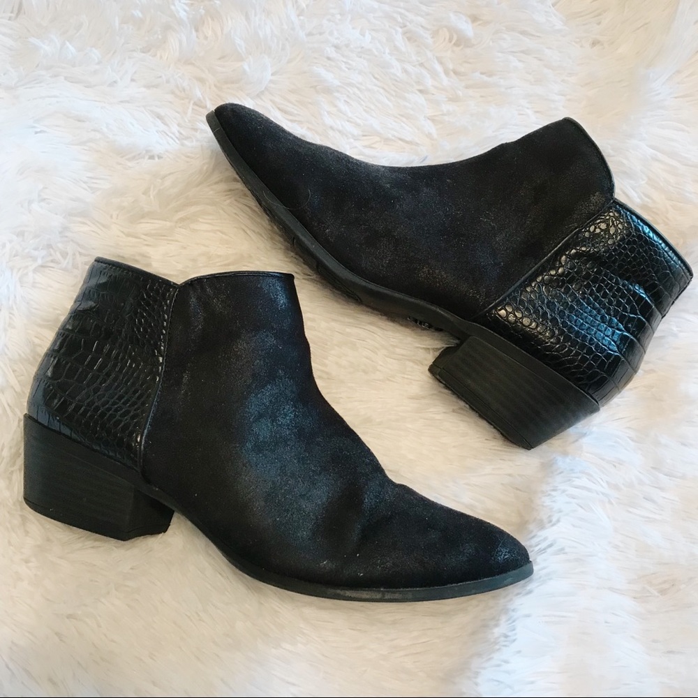 Vera Wang booties
