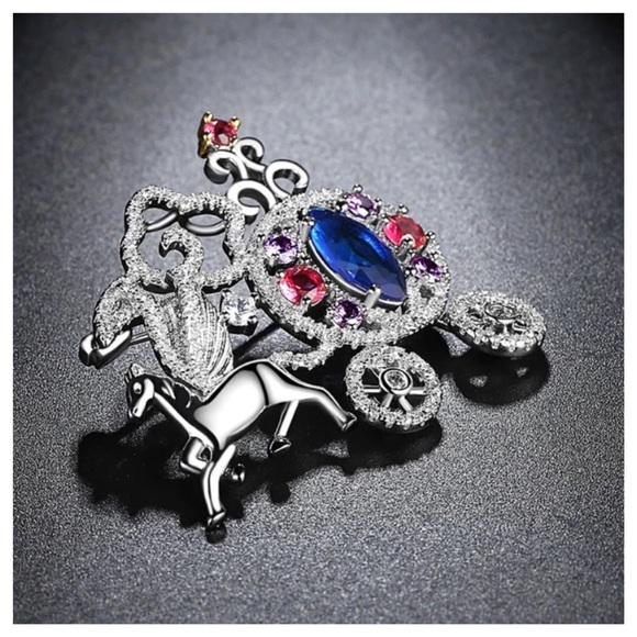 Swarovski Crystals Cinderella Brooch - Picture 4 of 5