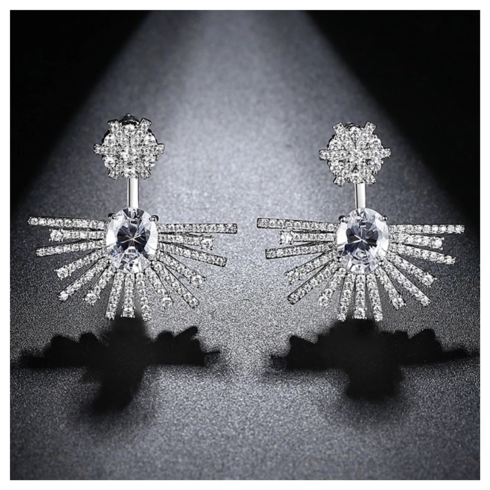 Swarovski Crystals The Marin Versatile Fan Earrings - Picture 3 of 4