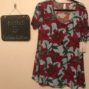 LuLaRoe Perfect Tee S. Tulip print.