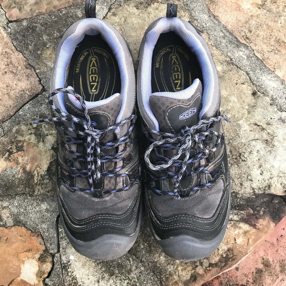 Keen Targhee Hiking Shoes size 9