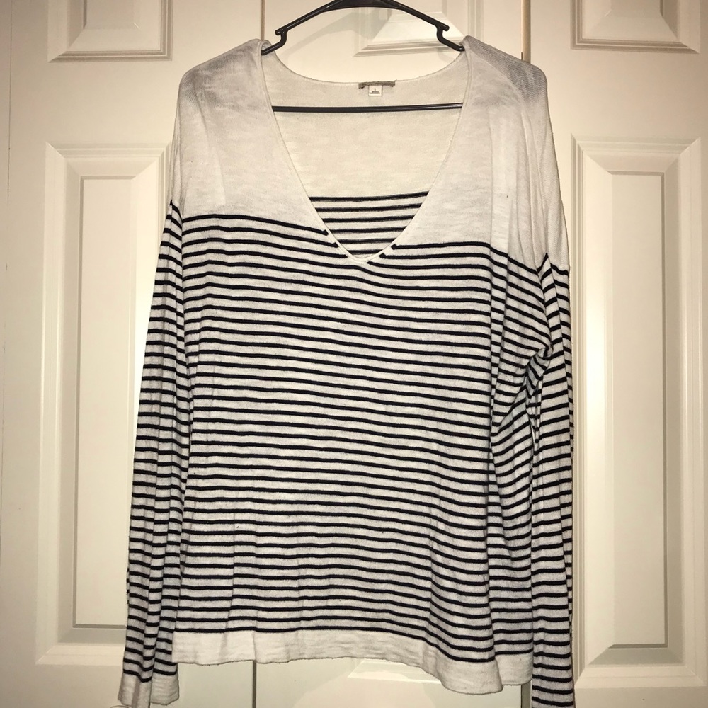 GAP sweater