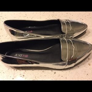 Just Fab metallic silver loafers size 8 never worn