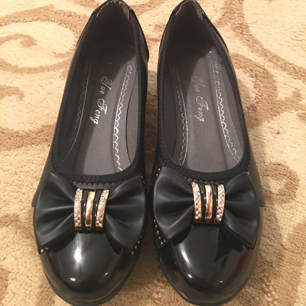 BRAND NEW  MINI HEELS