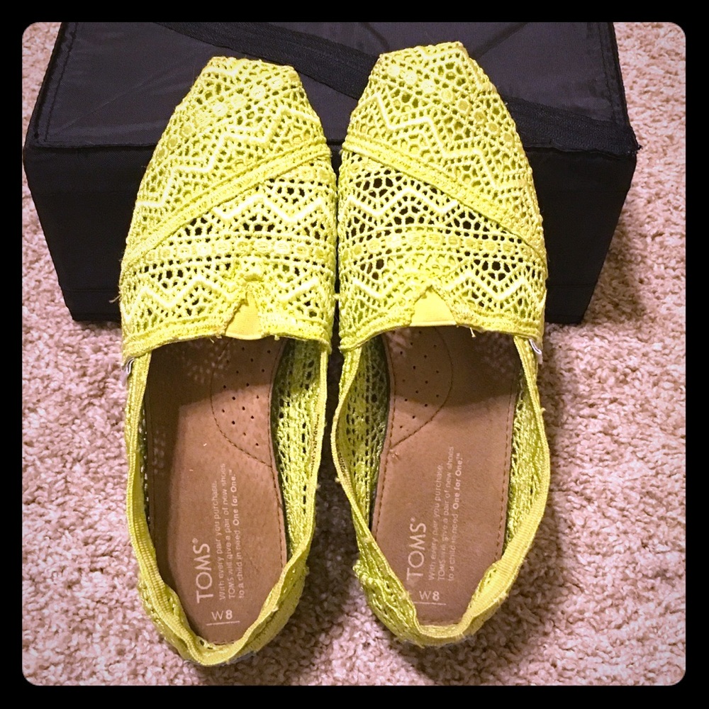 Green crochet Toms