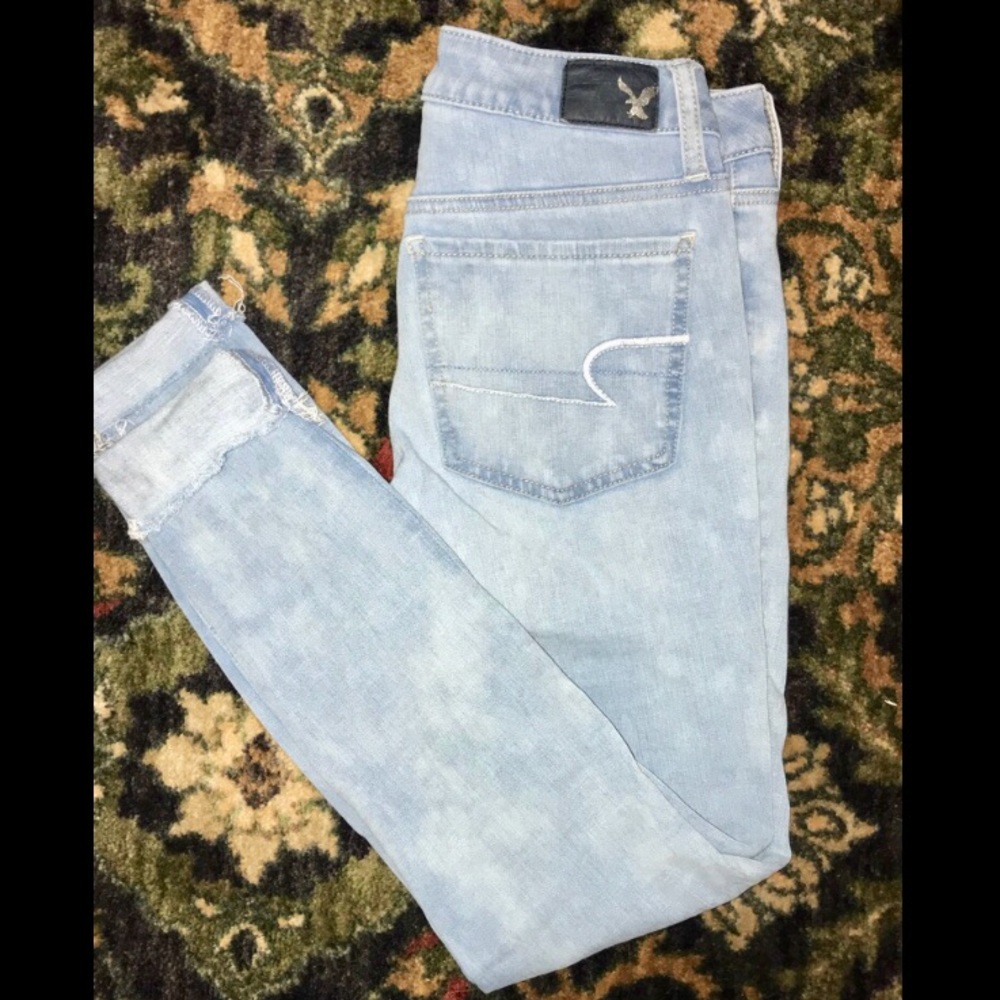 American Eagle Distressed Jegging