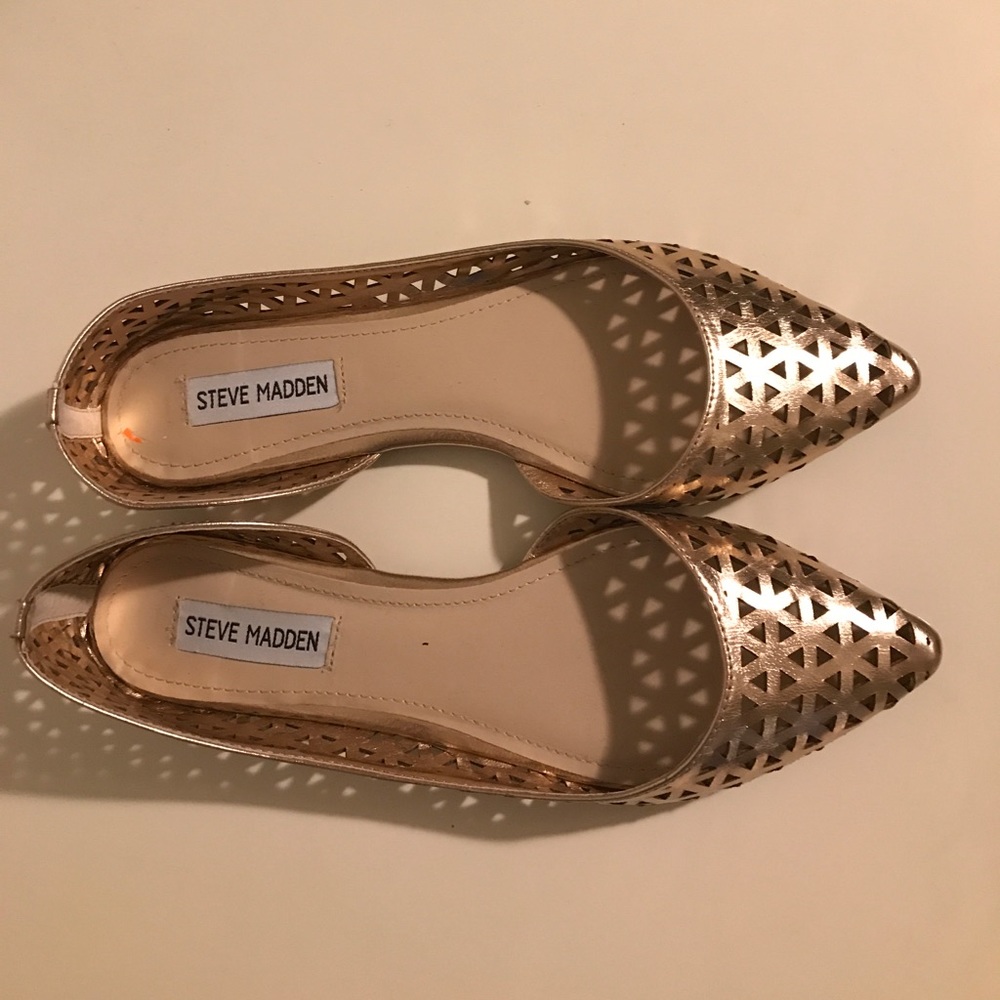 Steve Madden perforated flats