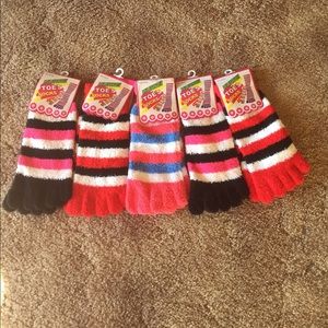 NWT 5 pairs Brand new toe socks!!