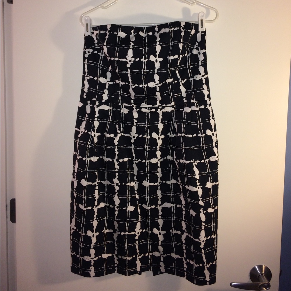Express Modern Strapless Dress : Size 12