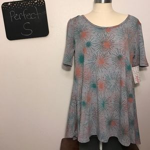 LuLaRoe Perfect Tee S. Firework print.
