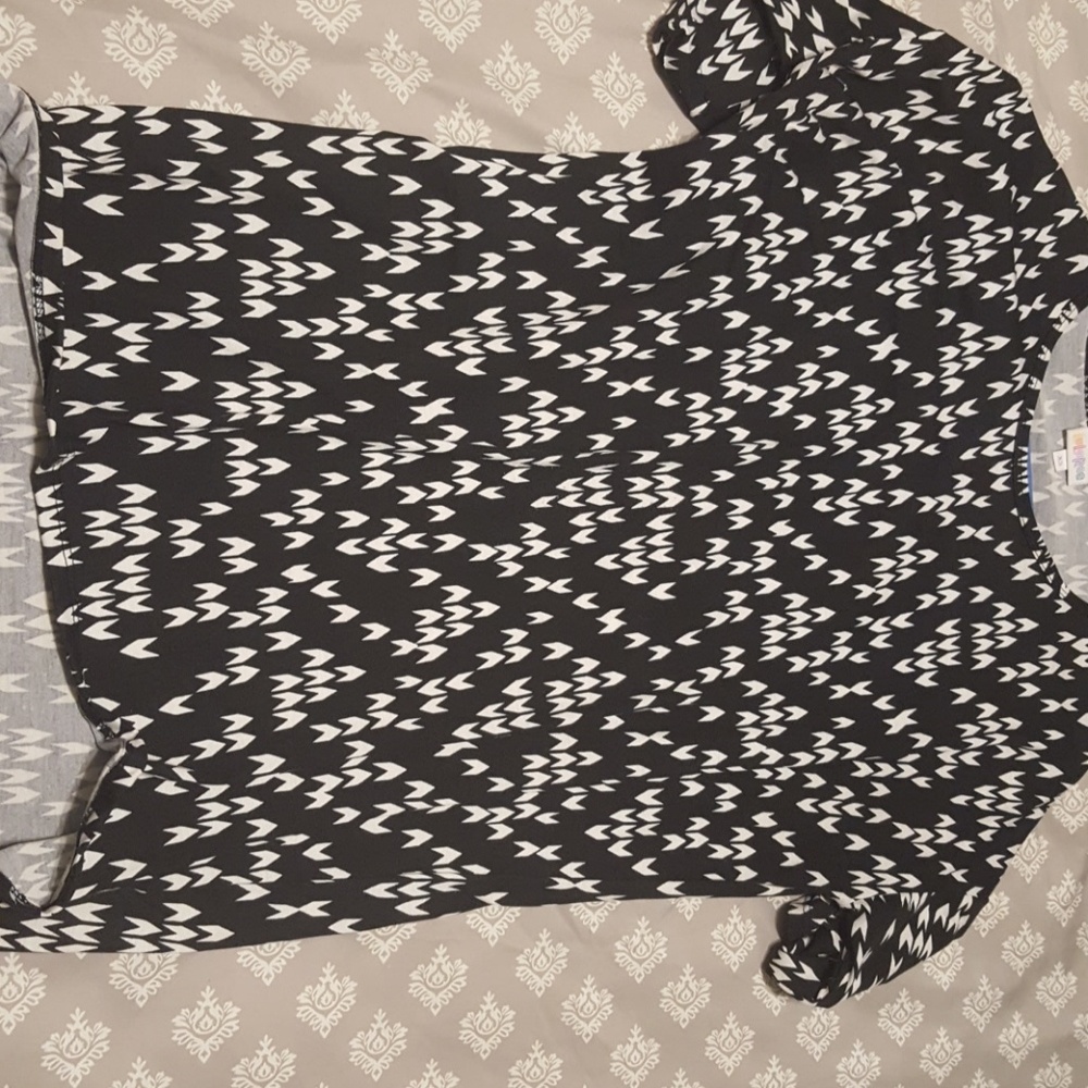 Lularoe t shirt