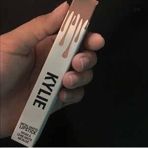 Kylie Matte Lipstick