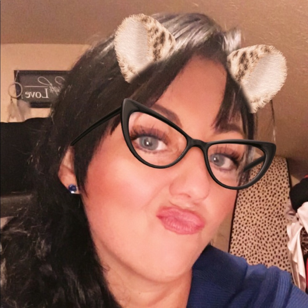 Meet your Posher, Sara