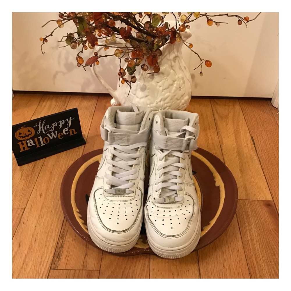 White Nike Air Force 1s