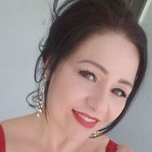 Meet your Posher, Carrie