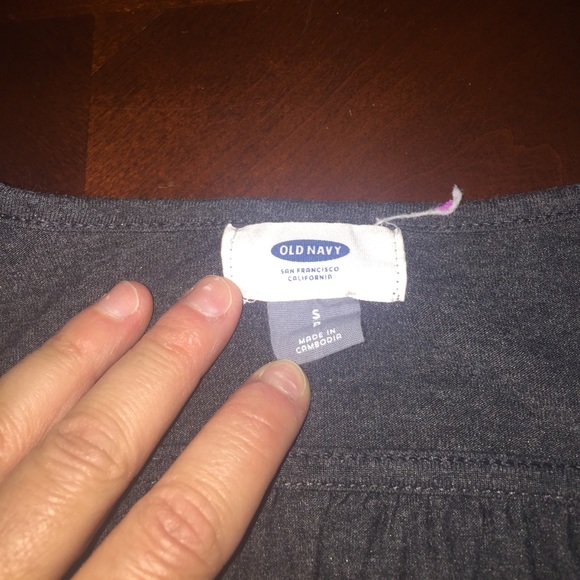 3/4" sleeved gray shirt - Picture 2 of 3