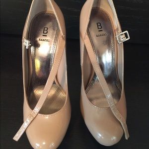Size 5 beige/nude Maryjane platform barely worn