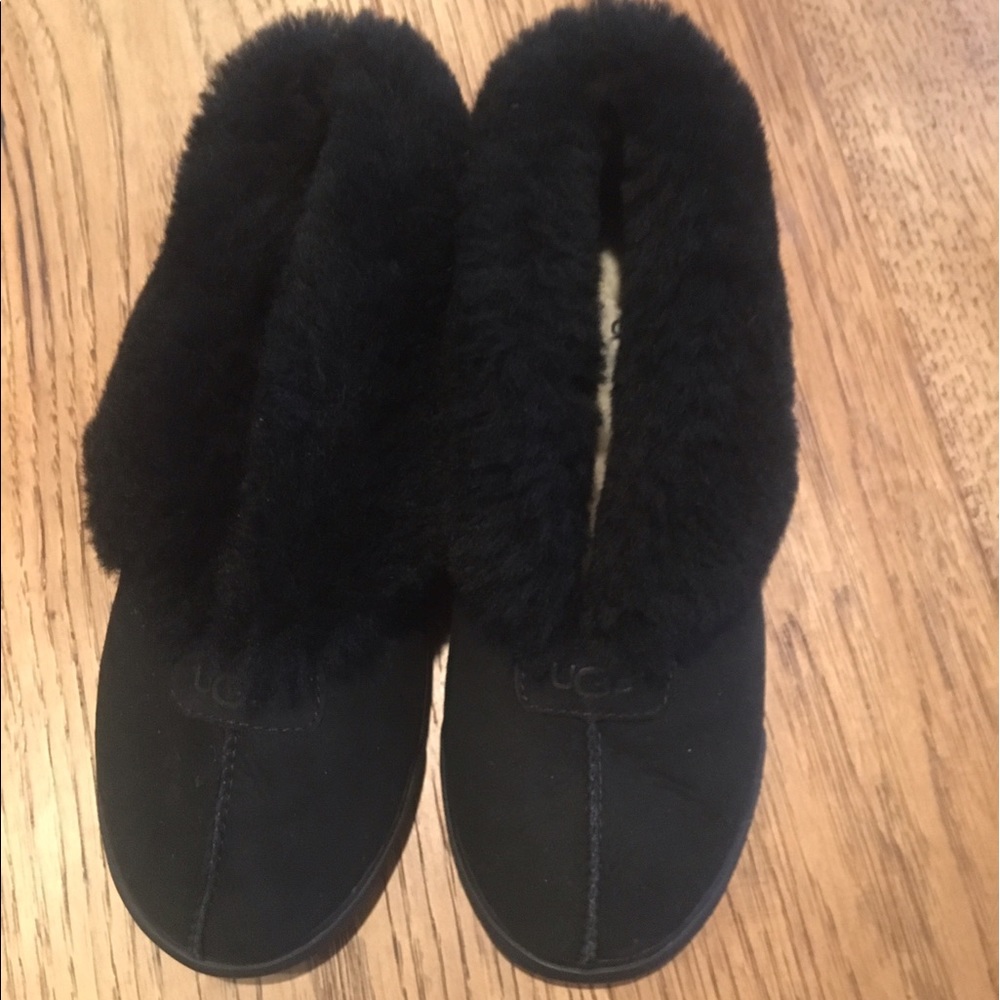 Uggs slippers