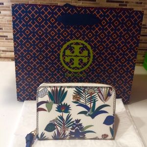Tory Burch Kerrington Zip Coin Case w/ Key Ring