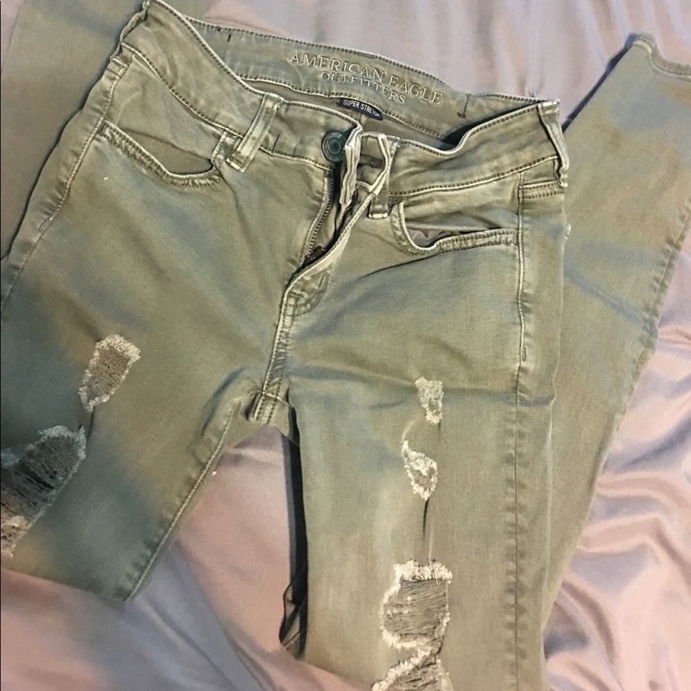 AMERICAN EAGLE JEANS