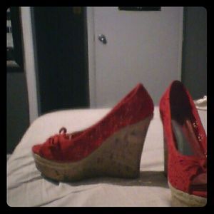 red wedges (heels)