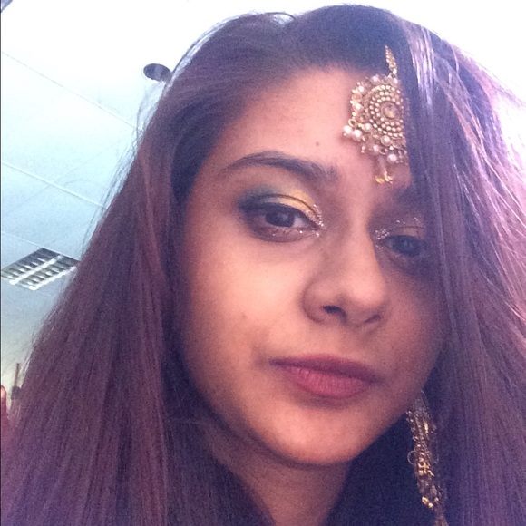 Meet your Posher, Debarati - Picture 1 of 1