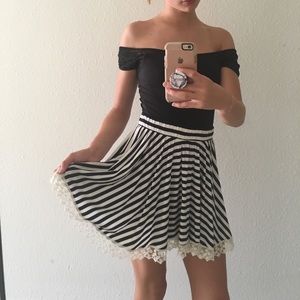 Stripped lace skirt