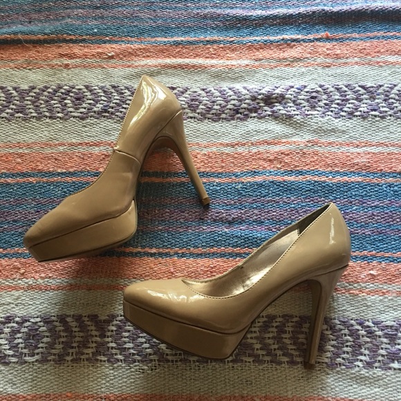 Steve Madden Shoes - Steve Madden Nude Heels Size 7 1/2
