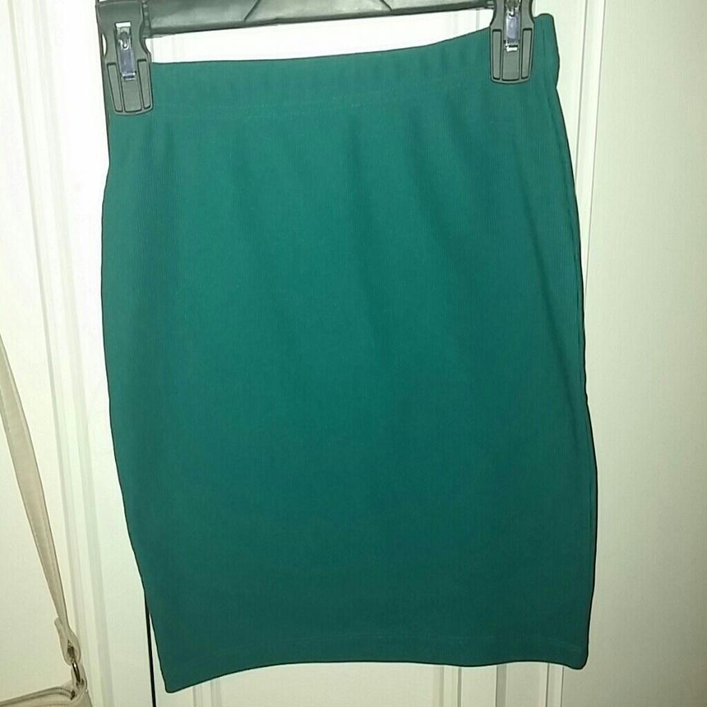 NWOT - Green Bodycon Skirt!