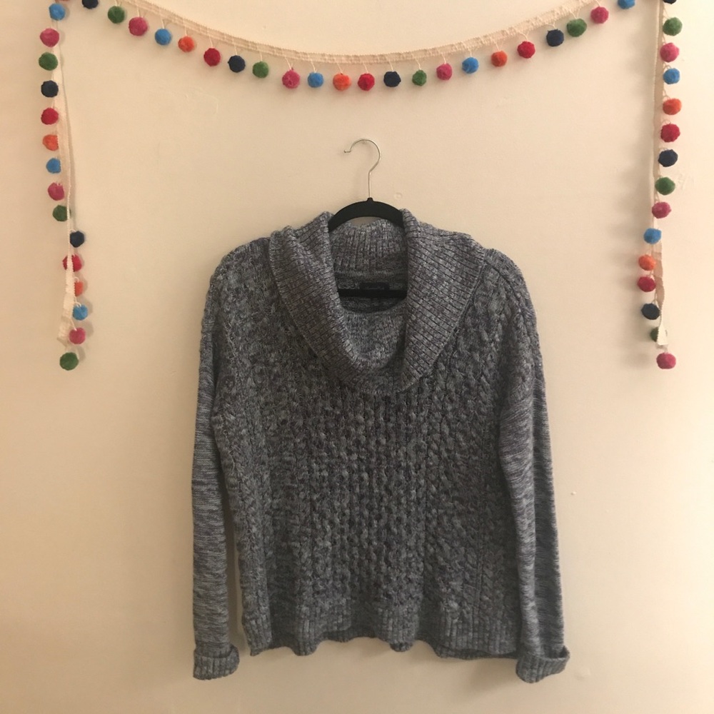 Cozy cowl neck sweater! ☕️