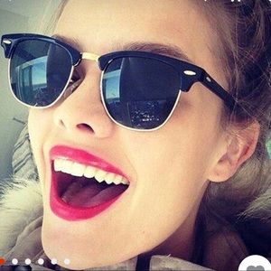 Ray ban replicas. In various colors. NEW WITH TAGS