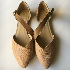 Tan Nicole Flats. Size 8 1/2.