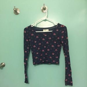 Long sleeve crop top