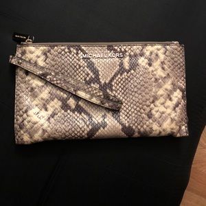 Michael Kors wristlet