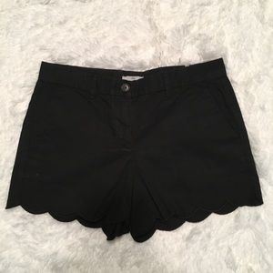 GAP black scallop shorts. Size 0.