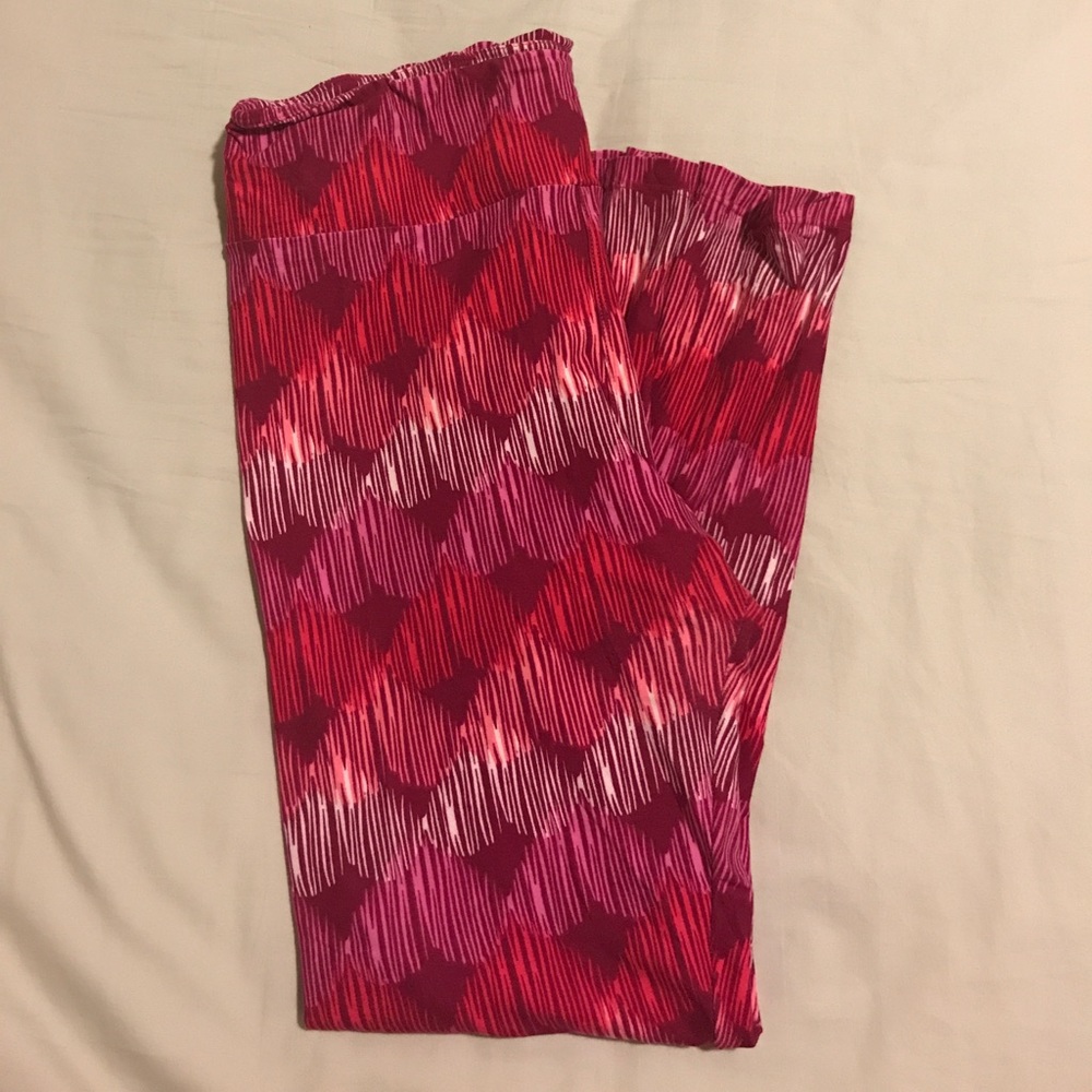 LulaRoe Valentine T/C heart leggings