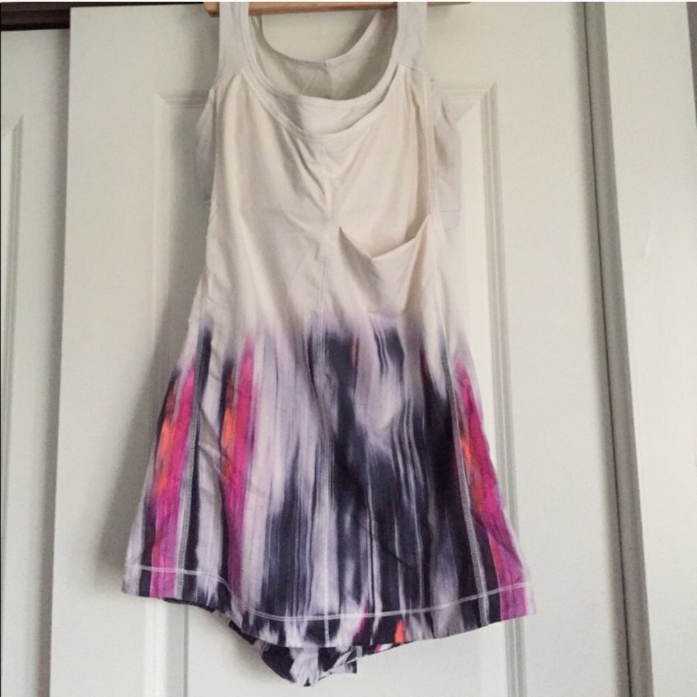 Lululemon tank size 6