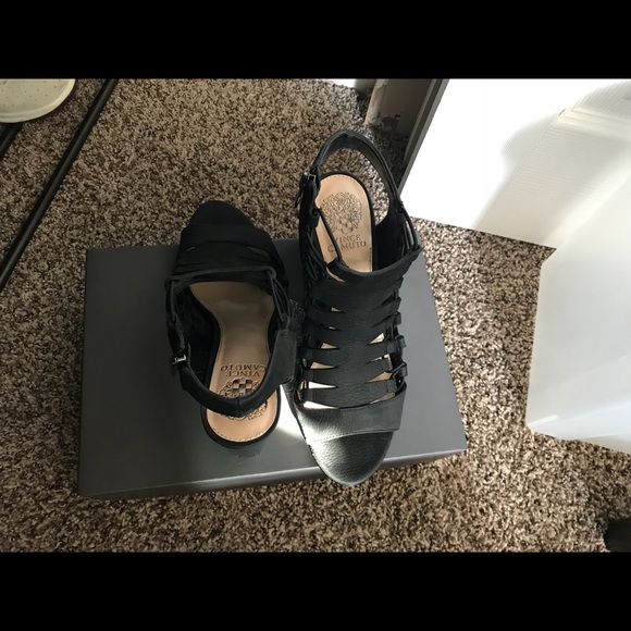 Vince Camuto black heels - Picture 3 of 6