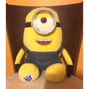 Stuart the minion build a bear