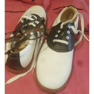 💣PRICE ⬇(Willits) Saddle Shoes- size 9W-NWOT/NWOB