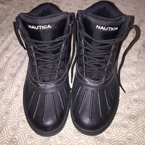 Men Nautica 10 boots used great condition.