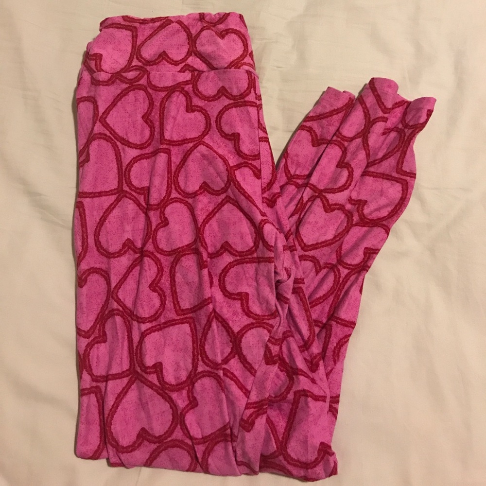 LulaRoe Tall/Curvy heart print leggings