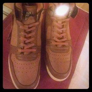 Classics guess dress up sneakers