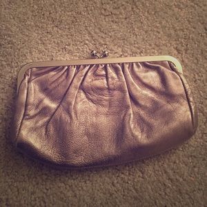 Express Metallic Clutch