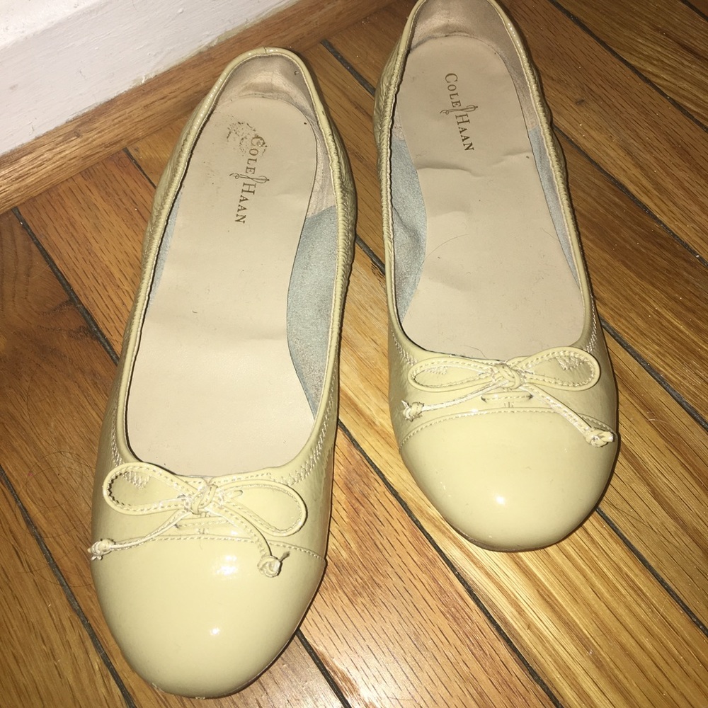 Cole Haan nude beige flats