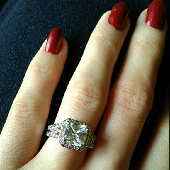 Wedding Ring. Trendy ! - Picture 2 of 4