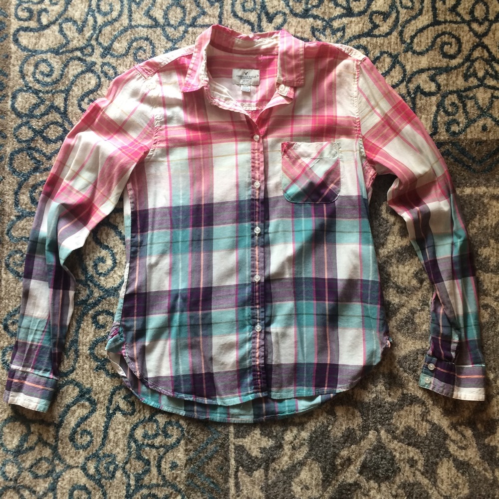 American Eagle Ombré Plaid Button Down Shirt