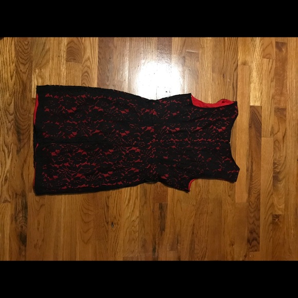 Forever 21 red lace dress . Good condition - Picture 2 of 3